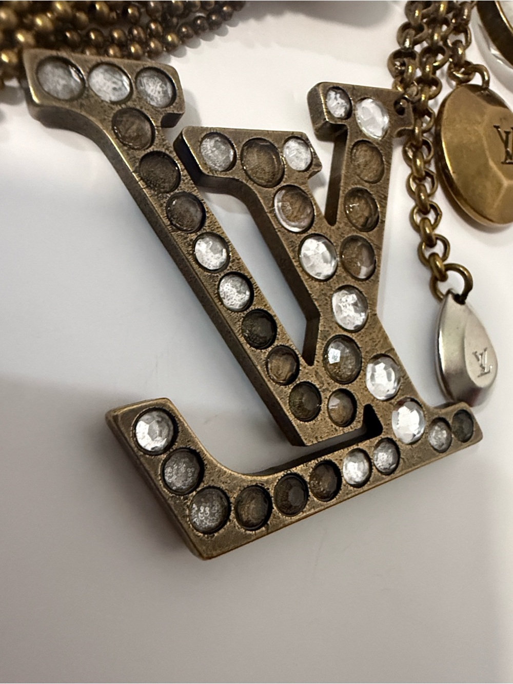 Louis Vuitton Crystal LV Bag Charm Key Holder - Picture 7 of 11